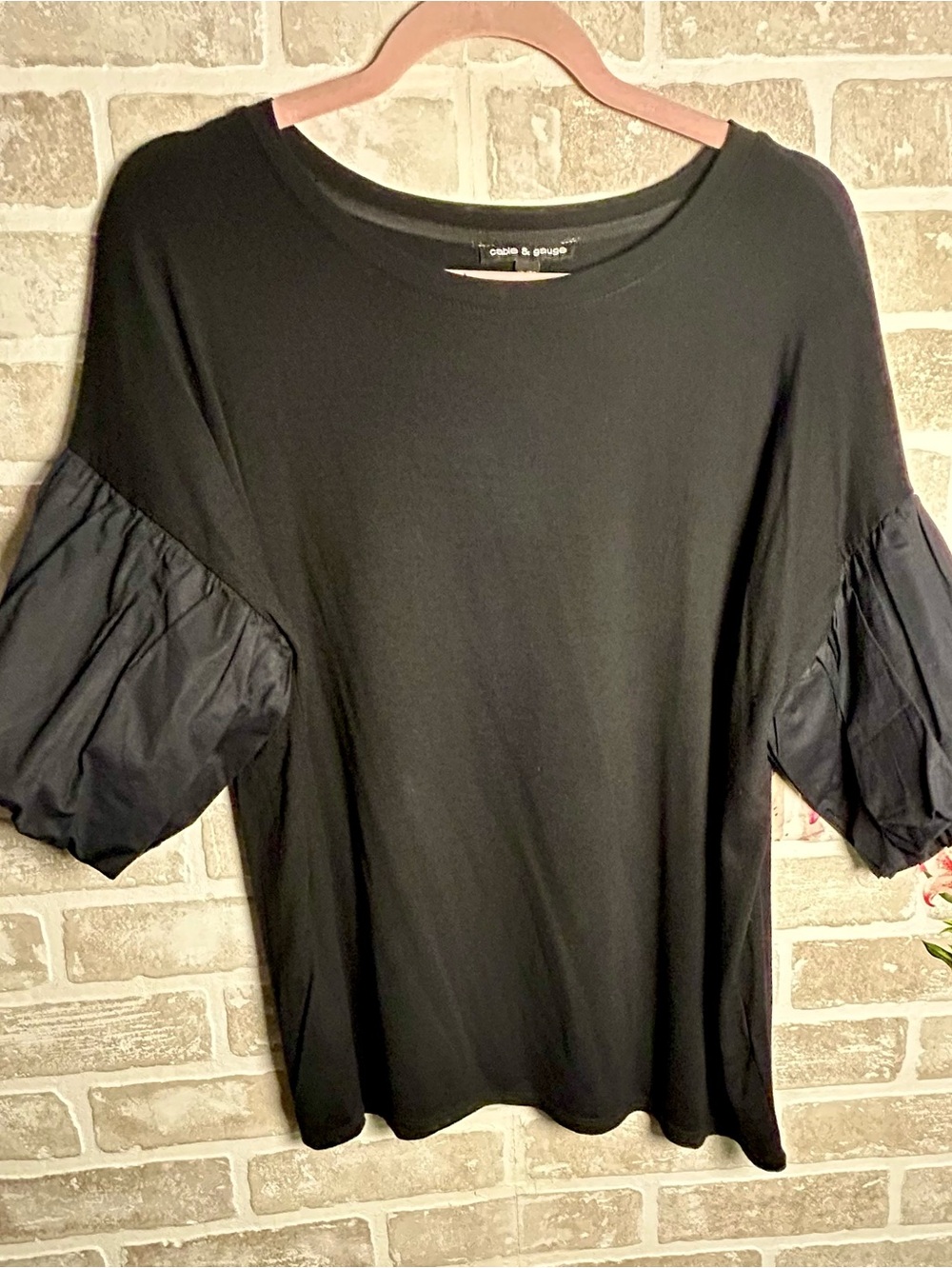 Cable & Gauge Black Puff-Sleeve Short Sleeve Tee